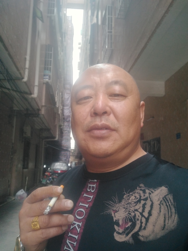 人在TA乡的第一张照片--台湾基督教相亲网